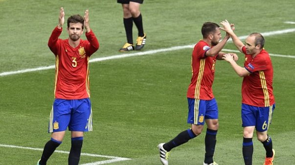 Video bàn thắng: Tây Ban Nha 1-0 CH Séc (Vòng bảng Euro 2016)