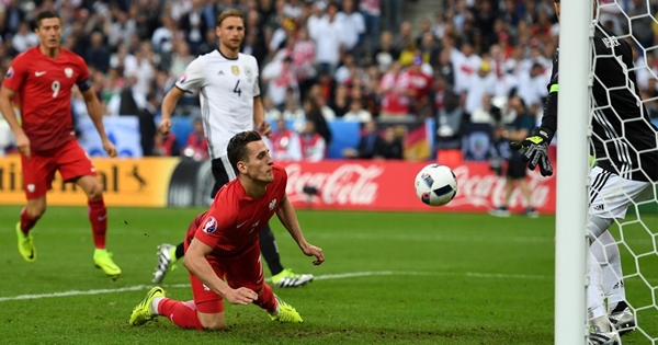 Đức và Ba Lan chia điểm trong trận cầu không bàn thắng