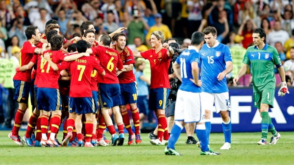 VIDEO: Trận chung kết 1 chiều giữa Tây Ban Nha và Italia tại Euro 2012
