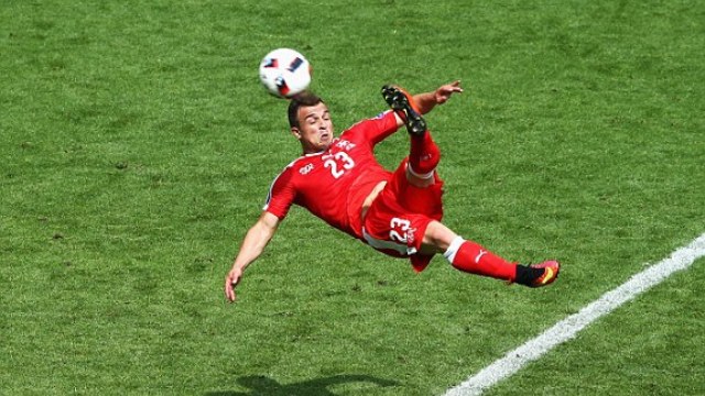 VIDEO: Siêu phẩm volley của Shaqiri gỡ hòa 1-1 cho Thụy Sĩ