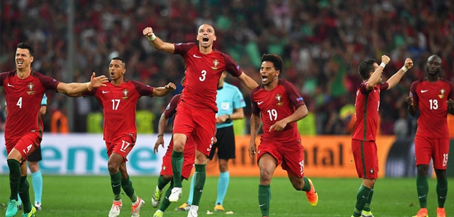 Bồ Đào Nha vào bán kết EURO 2016