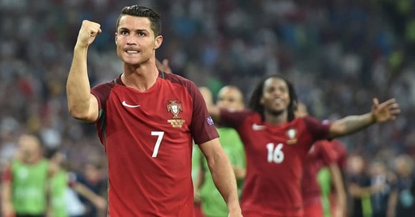 Xứ Wales dùng chiến thuật lạ để cản Ronaldo