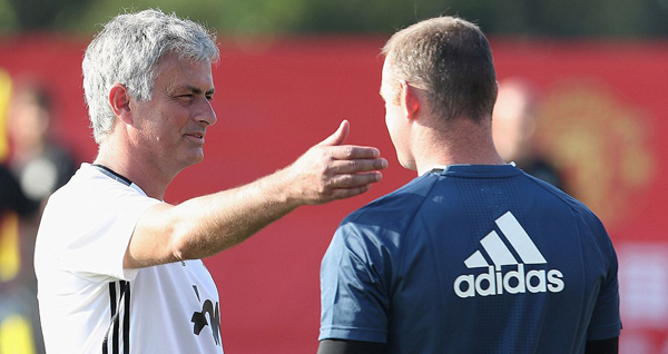 Rooney lần đầu lên tiếng về áp lực dưới thời Mourinho