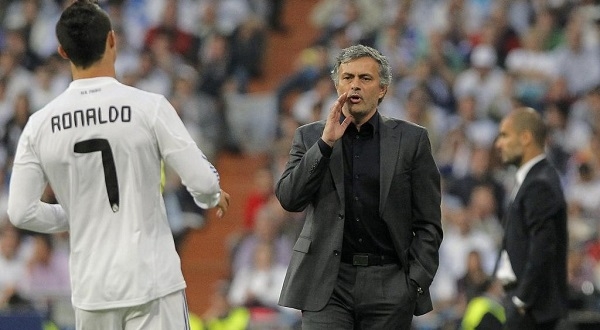 Ronaldo 'phản pháo' thầy cũ Mourinho sau khi bị chỉ trích