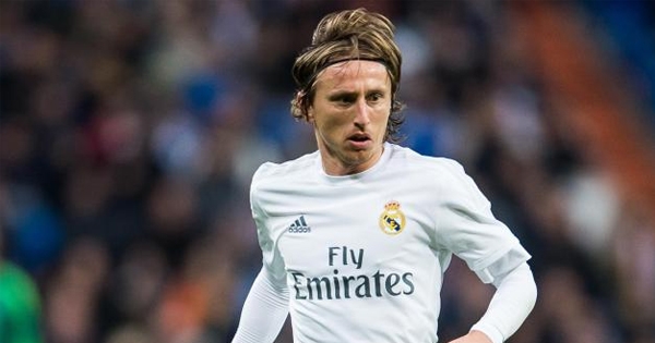 Chuyển nhượng tối 29/8: Modric ở lại Real, M.U và PSG tạo bất ngờ