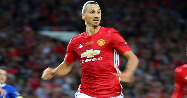 Ibra thách thức đối thủ trước derby Manchester