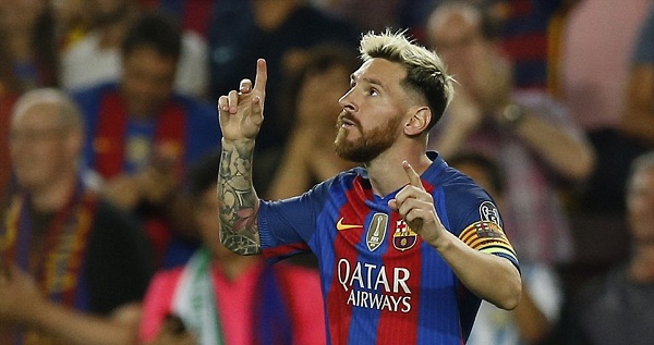 Champions League: Lập hat-trick, Messi vượt CR7