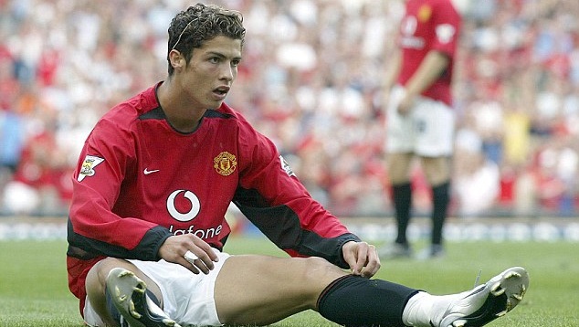 'Tại MU, Ronaldo hành xử như con nít'
