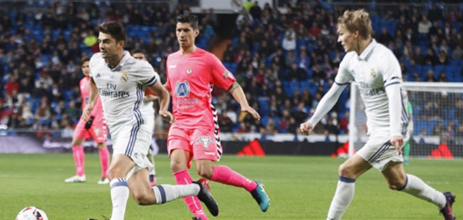 Con trai Zidane ghi bàn, Real hủy diệt Leonesa