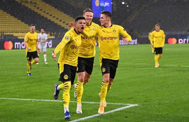 Haaland, Sancho mang về chiến thắng muộn cho Dortmund