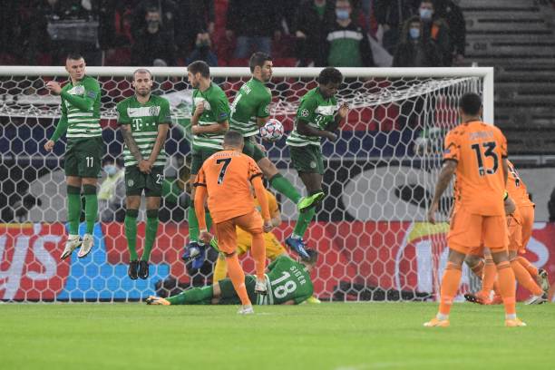 Video bàn thắng Ferencvaros 1-4 Juventus: Mưa 'goal' tại Hungary