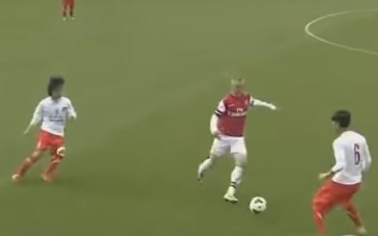 VIDEO: Tuấn Anh, Xuân Trường đá tiki-taka như Barca trước U19 Arsenal