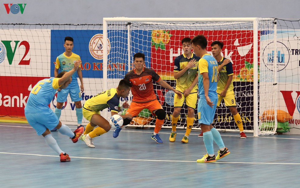 Sanna Khánh Hòa khởi đầu mỹ mãn trong ngày khai màn giải Futsal VĐQG
