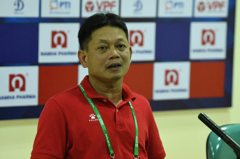 HLV Nam Định: 'Sẽ có tác động bên ngoài vào trận đấu với SLNA'