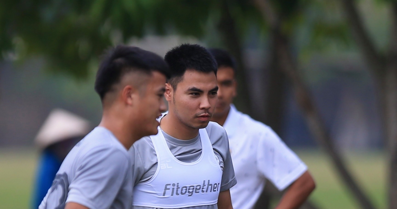 Cầu thủ Hà Nội sử dụng 'áo lót công nghệ' từ mùa giải 2021