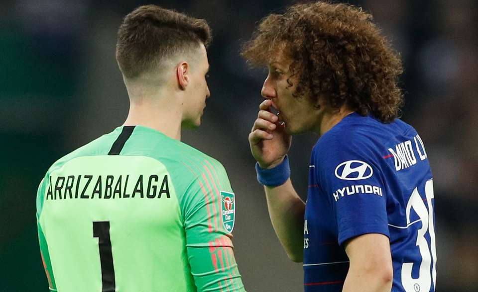 David Luiz phá vỡ sự im lặng sau vụ Kepa phản đối Sarri 