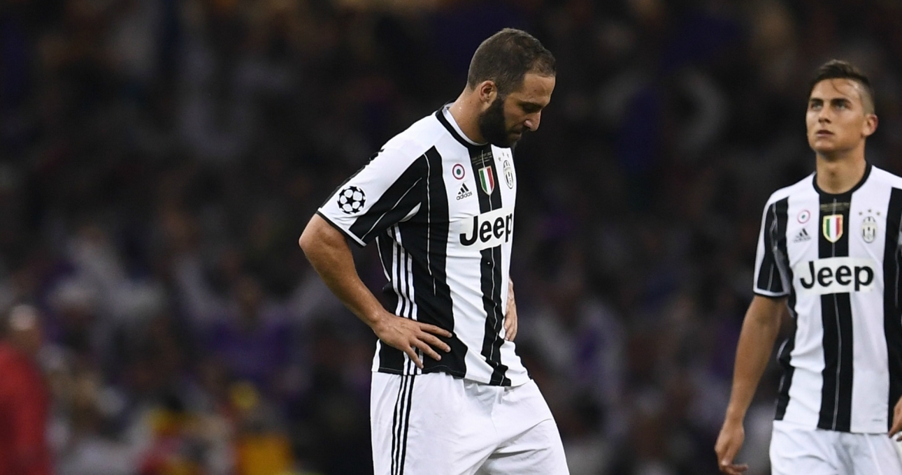 NÓNG! Juventus ra quyết định chính thức về Higuain