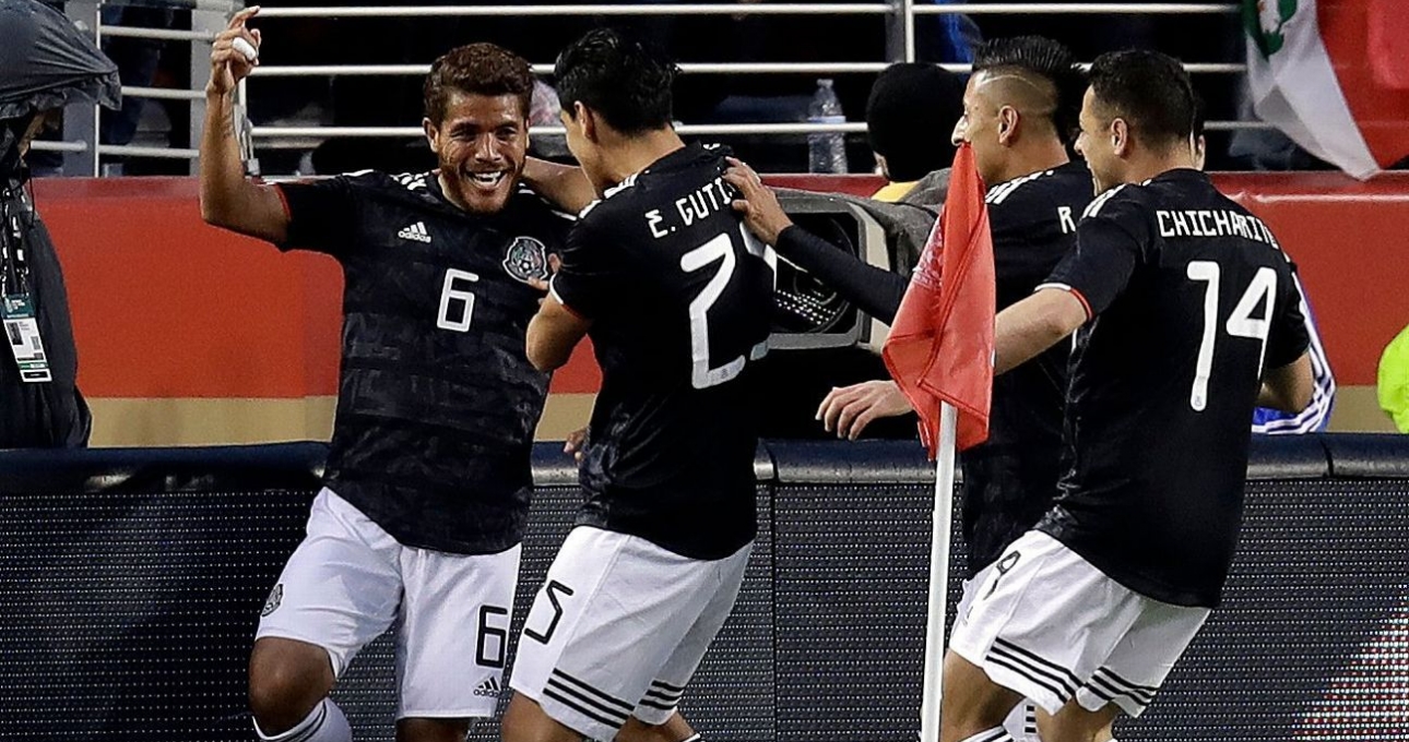 Đôi công rực lửa, Mexico hạ Paraguay trong cơn mưa bàn thắng