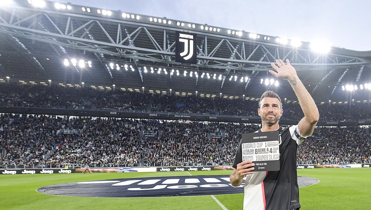 VIDEO: Barzagli bật khóc trong ngày chia tay Juventus