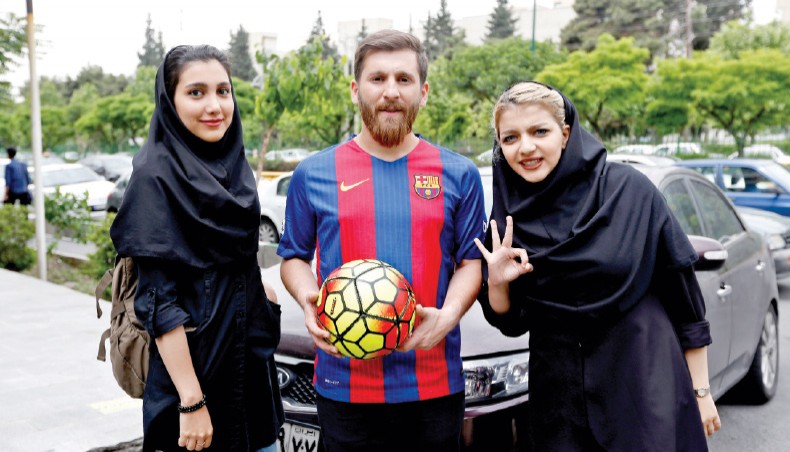 Chàng trai giống hệt Messi bị buộc tội lên giường với 23 cô gái