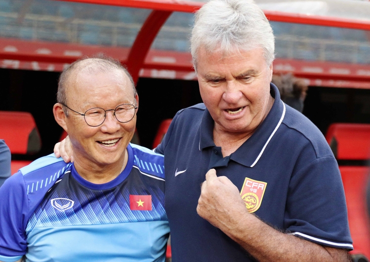CĐV Trung Quốc: 'Thua cả đội Việt Nam thì sa thải Hiddink là đúng'