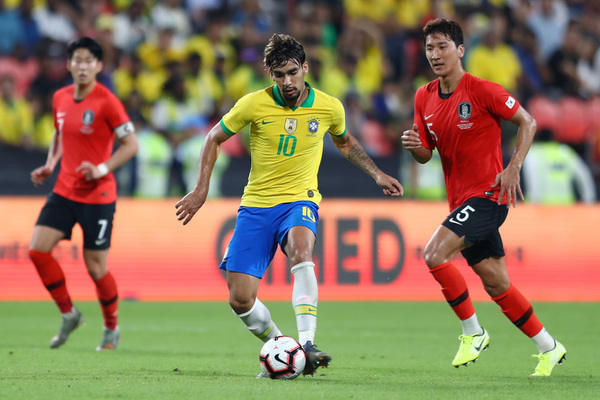 Hàn Quốc bị Brazil đè bẹp trên đất UAE