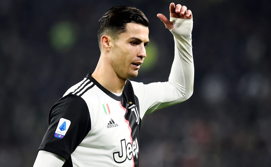 Ronaldo bị loại khỏi đội hình xuất sắc nhất năm của FIFA 20