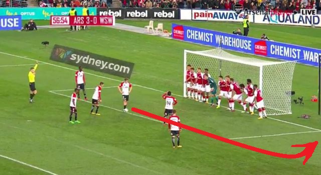 VIDEO: Đá phạt gần hơn cả penalty và cái kết tồi tệ
