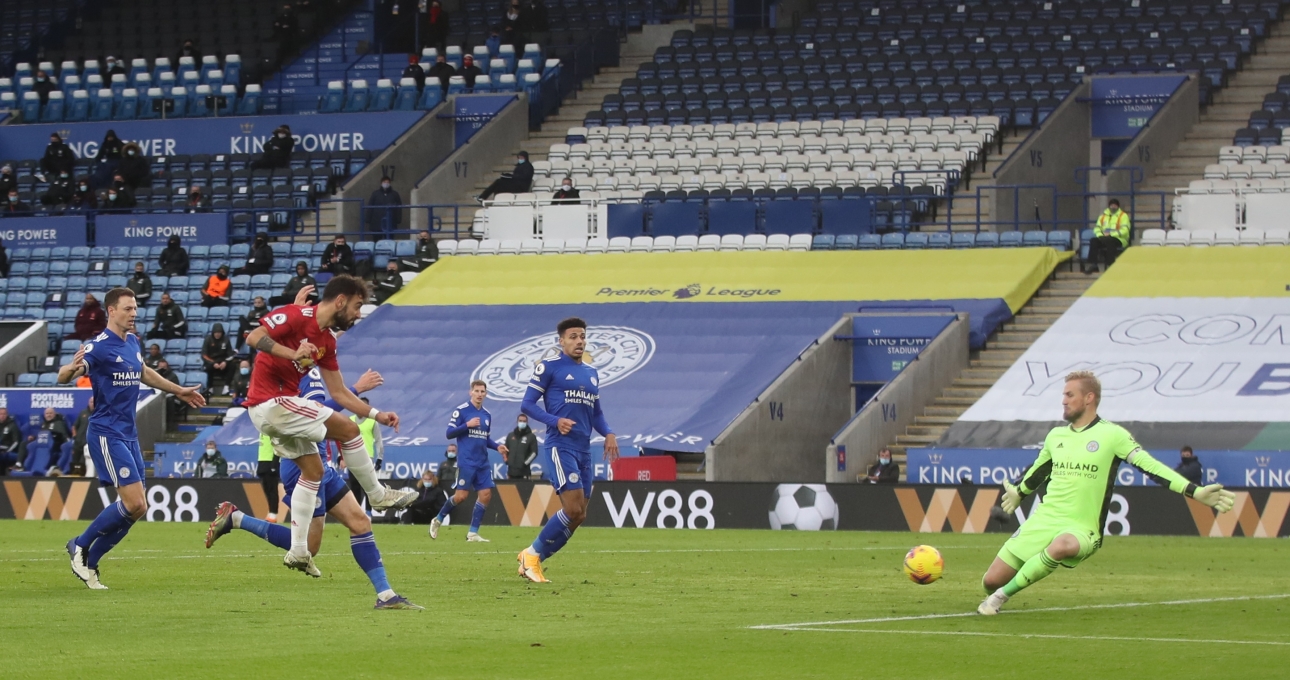 Video bàn thắng Leicester 2-2 MU: Mưa bàn thắng ngày Lễ tặng quà