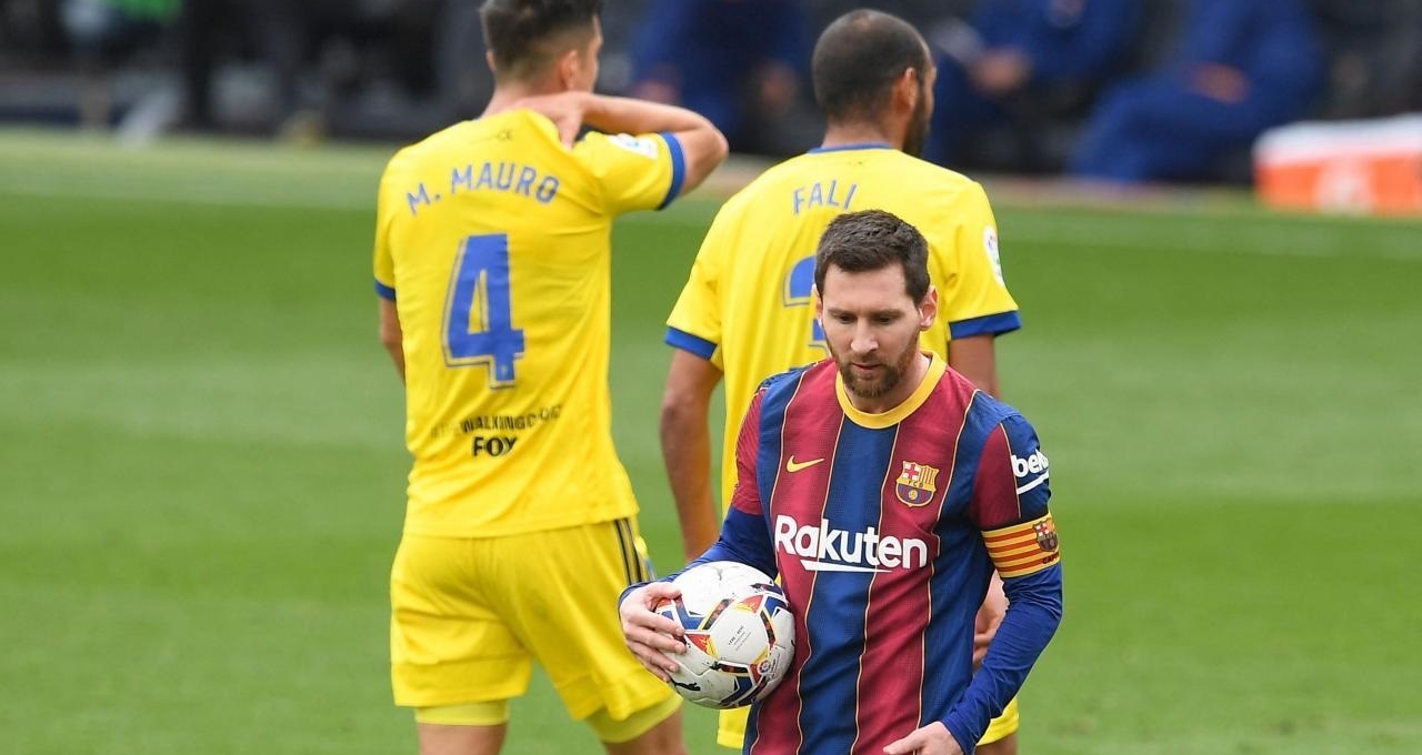 Messi xác lập cột mốc vĩ đại trong ngày buồn của Barca