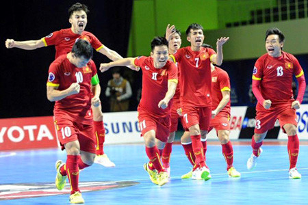 Loại 4 cầu thủ, futsal Việt Nam sang Nhật tập huấn trước VCK