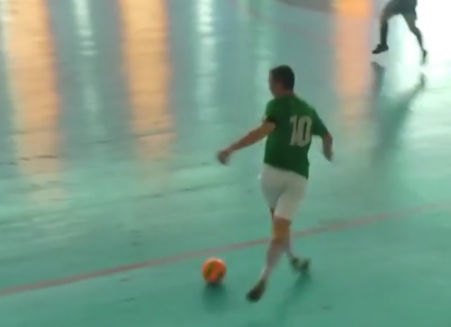 VIDEO: Pha rabona gây cười nhất sân bóng Futsal năm 2019