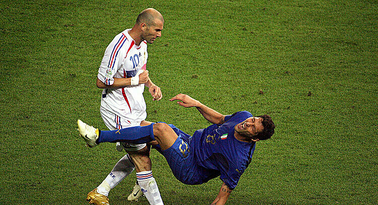 Sau tất cả, Materazzi đã tiết lộ lý do bị Zidane húc đầu