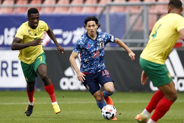 Dàn sao Nhật Bản bất phân thắng bại Cameroon