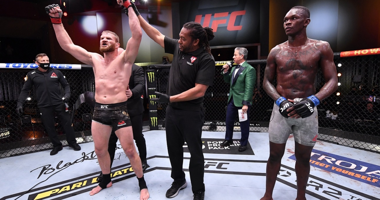 UFC 259: Adesanya bại trận trước Blachowicz