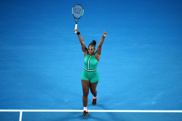 Đánh bại Halep, Serena Williams vào tứ kết Australian Open
