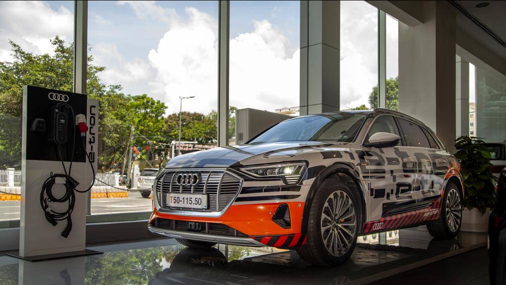 Audi mang mẫu SUV chạy điện đầu tiên về Việt Nam