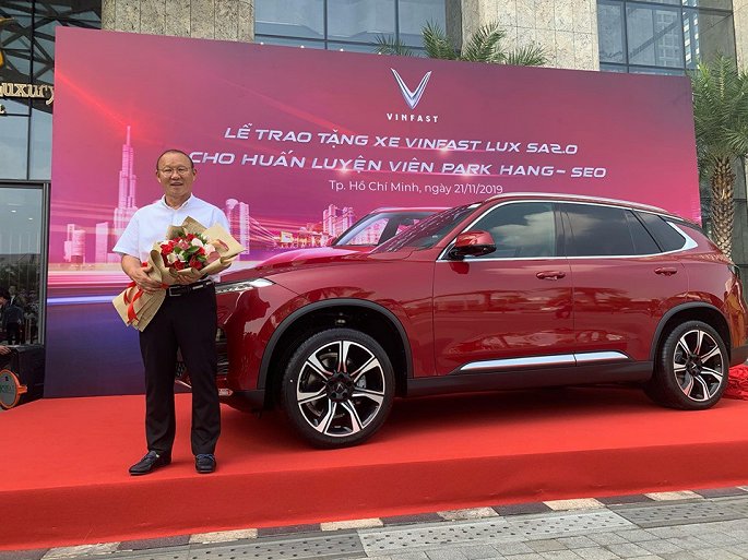 HLV Park Hang-seo được tặng bao nhiêu chiếc ô tô tại Việt Nam?