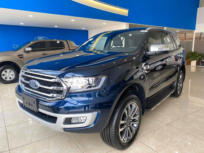 Giá xe Ford Everest 2020 'giảm sốc' tới 100 triệu đồng để hút khách