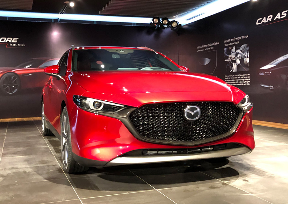 Giá xe Mazda 3 giảm gần 100 triệu đồng, quyết đấu Kia Cerato