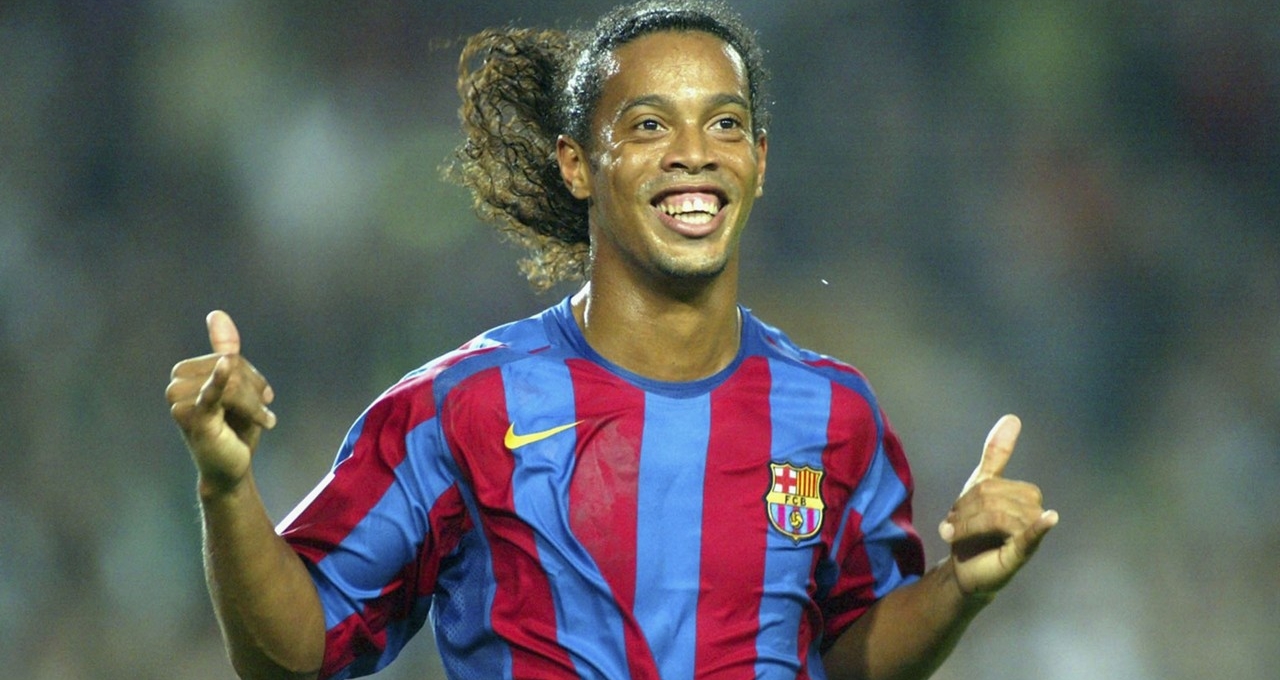 Sinh nhật tuổi 39, Ronaldinho và 11 khoảnh khắc kỳ diệu