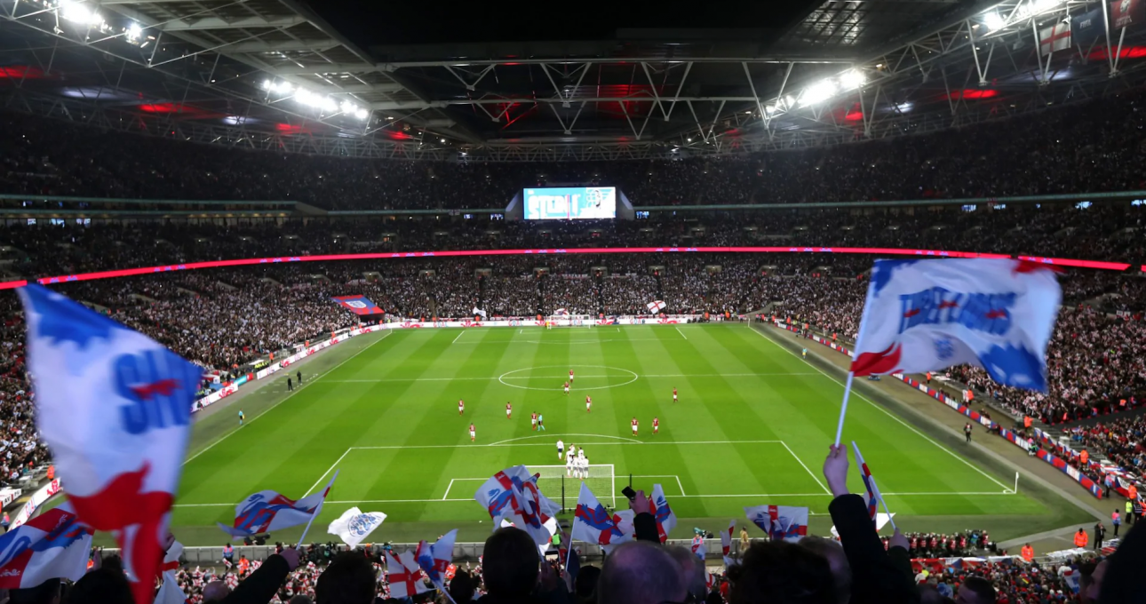 Báo động tệ nạn CĐV Anh mang chất cấm vào sân Wembley