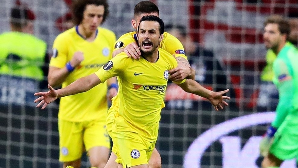 Pedro tỏa sáng, Chelsea chiếm lợi thế trước bán kết lượt về