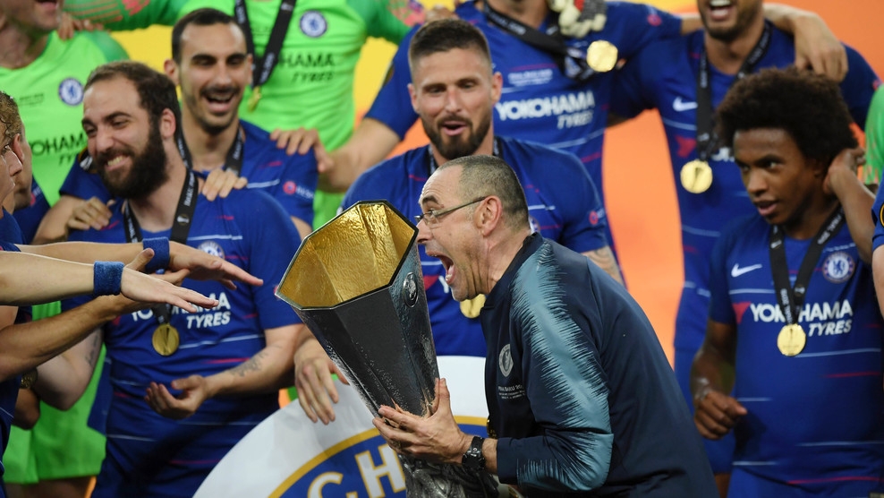 Màn ăn mừng vô địch Europa League bùng nổ của Chelsea
