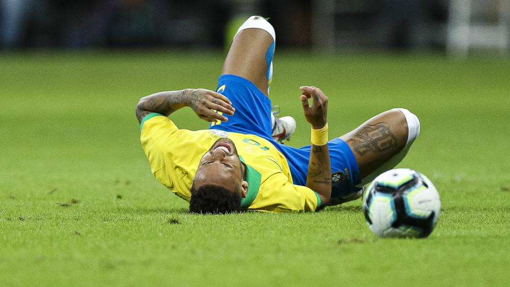 Cận cảnh chấn thương nặng khiến Neymar lỡ Copa America 2019