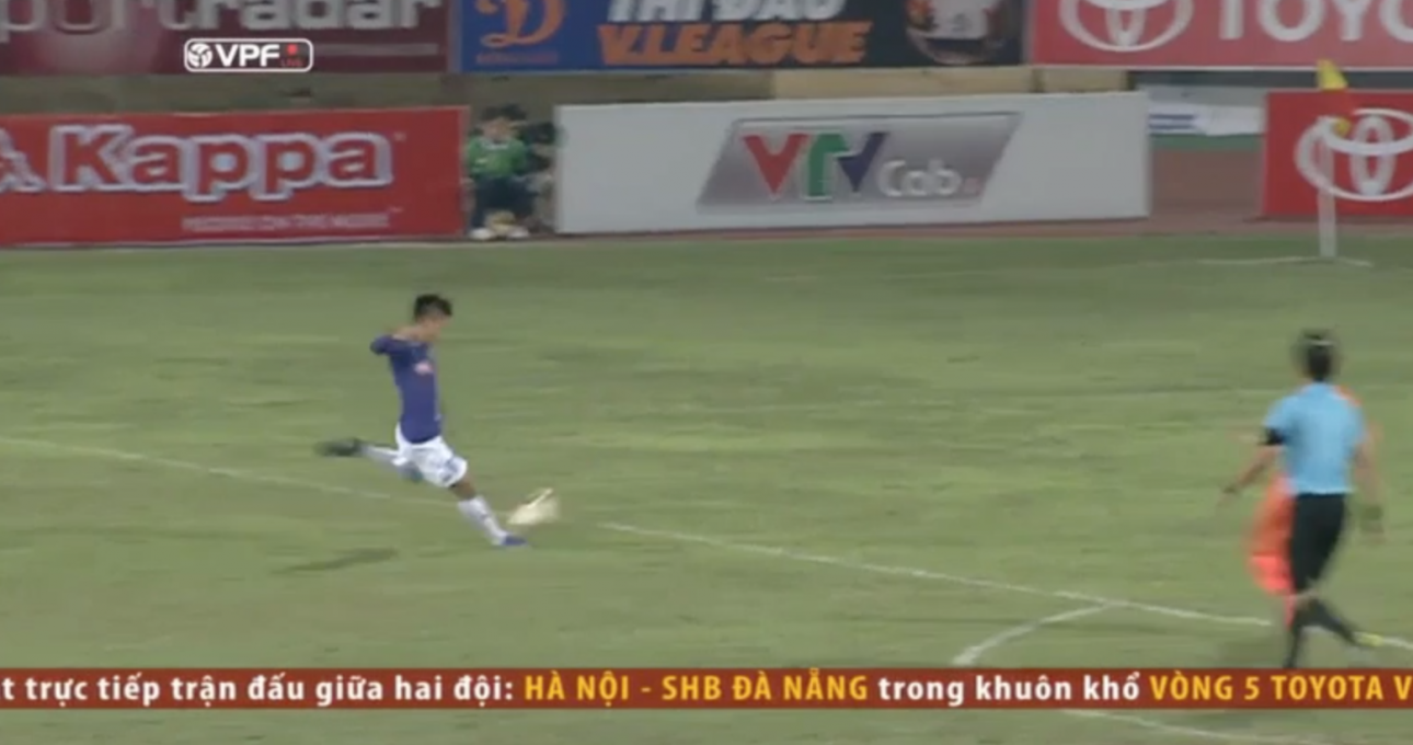 Video Quang Hải sút xa mở tỷ số cho Hà Nội FC vs SHB Đà Nẵng