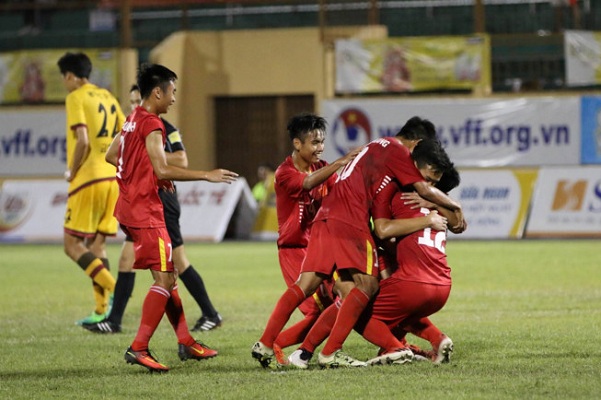 Nhận thẻ đỏ, U19 VN thi đấu quả cảm để lên ngôi vô địch
