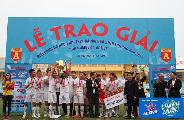 Trường THPT Minh Khai vô địch Giải bóng đá học sinh Hà Nội