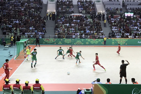 Thắng nhẹ Turkmenistan, Futsal Việt Nam vào tứ kết