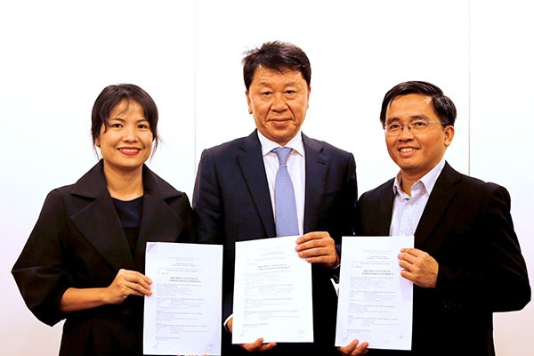 HLV Hàn Quốc hứa điều khiến bầu đức và HAGL sướng rơn